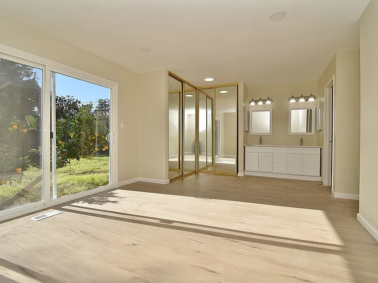 1350 Kruger Ave — Photo 11