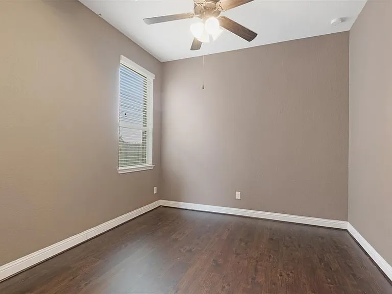 7742 Candlelight Park Ln — Photo 5