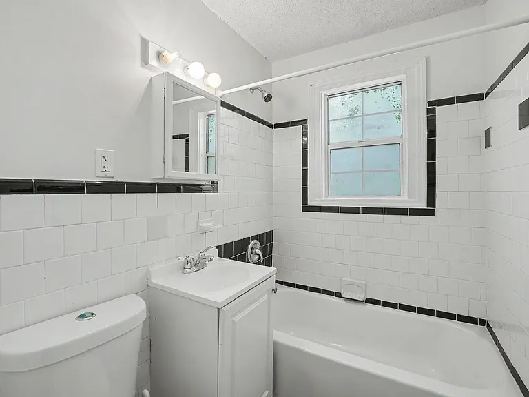 24 N Parkwood Dr — Photo 30
