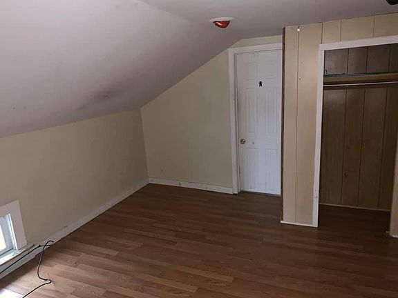 5th image of 2929 Stoddard St #B
