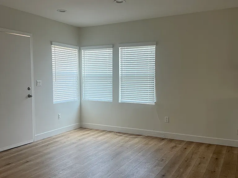 4005 E Vernon St — Photo 6