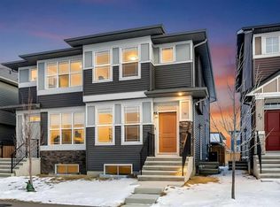 16 W Creekstone Dr SW, Calgary, AB T2X 4Z5