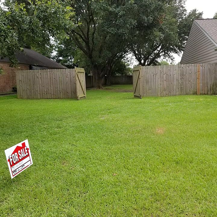 1st image of 121 Darlene Dr