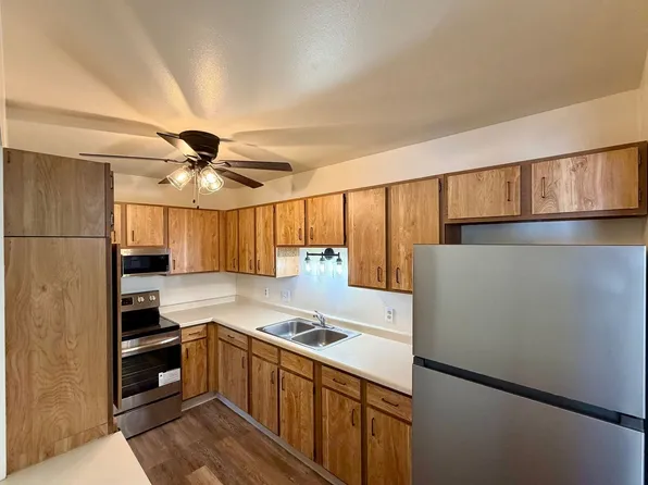 1703 Sawyer Dr
