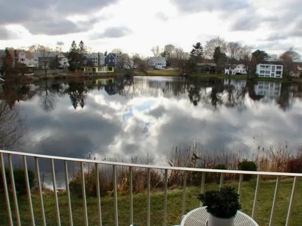 18 Hamilton Rd APT 205, Arlington, MA 02474