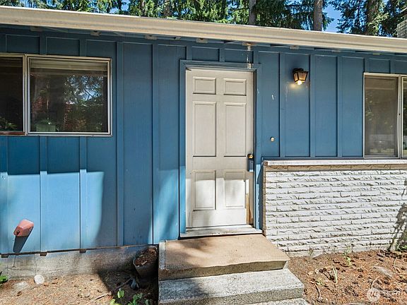 2nd image of 1038 Skyridge Street SE