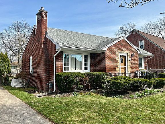 3rd image of 55 Chesterfield Dr