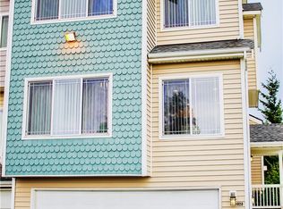 11028 3rd Ave SW #18, Seattle, WA 98146