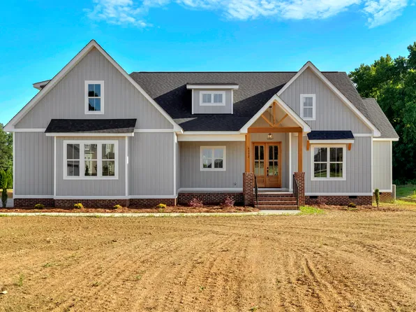 6132 Cultivator Dr, Battleboro, NC 27809