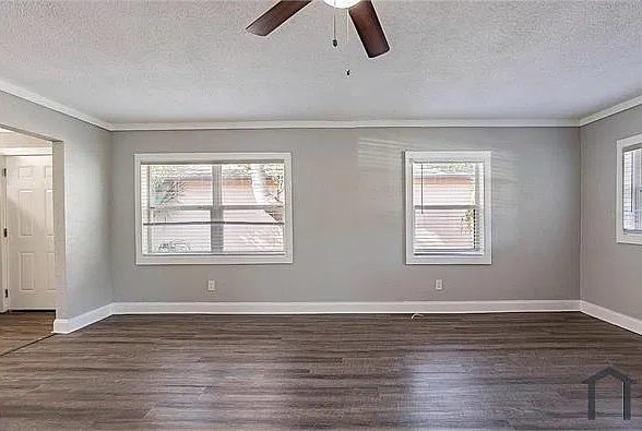 4 bed, 1041 sqft, $2,695 — Photo 3