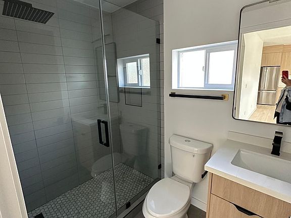 5th image of 6406 Riverton Ave #6410-1/2