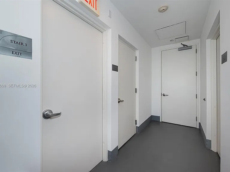 16001 Collins Ave #1005 — Photo 33