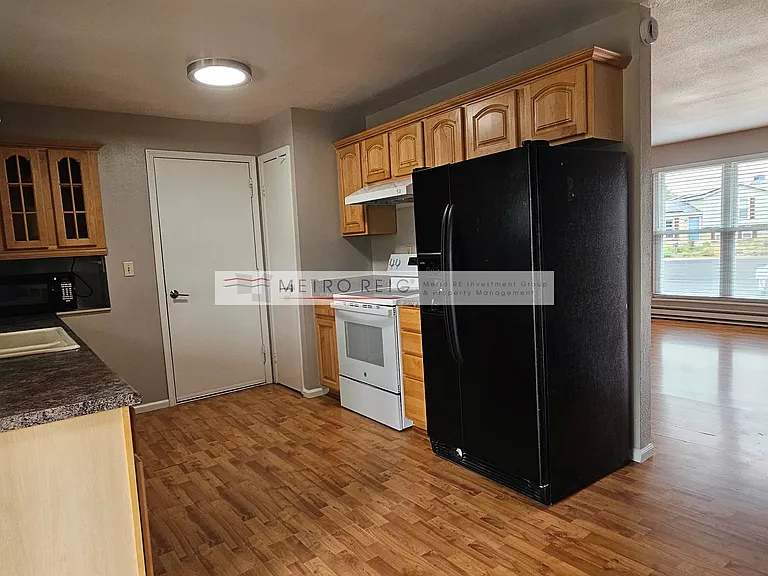 890 Lilac St — Photo 6