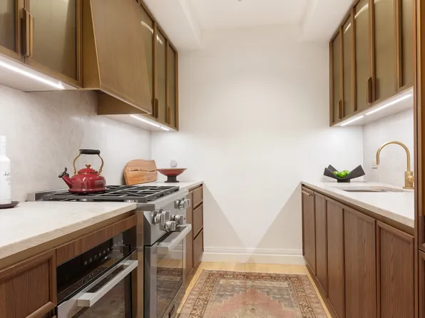 393 West End Avenue 9B image 3 of 9