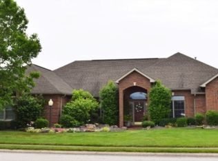 2200 Lakes Edge Dr, Newburgh, IN