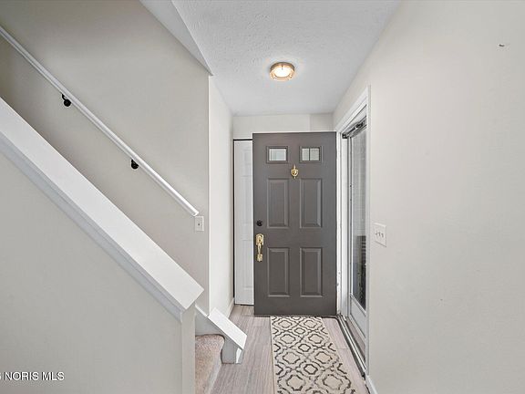5th image of 3906 Farmbrook Dr