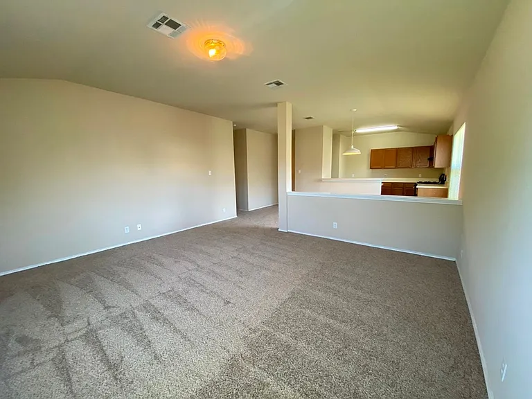 218 Jennifer Ln — Photo 4