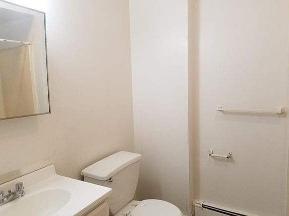 5th image of 232 Targee St #B