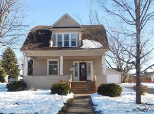 406 S 1st St, Beresford, SD 57004