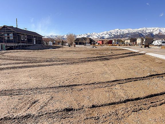 5th image of 834 N Old Lincoln Hwy