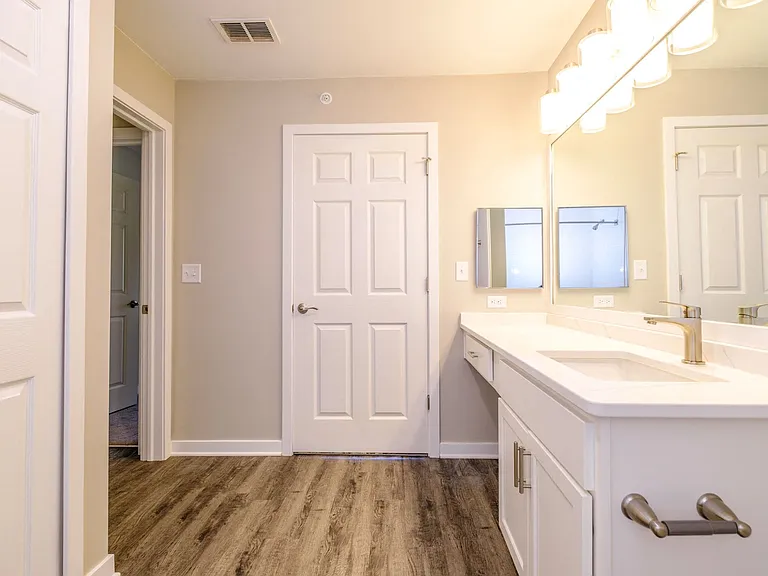 Saw Mill Village Apartments — Photo 9