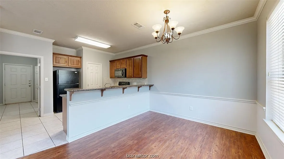 3 bed, 3.0 bath, 1516 sqft, $600 — Photo 3