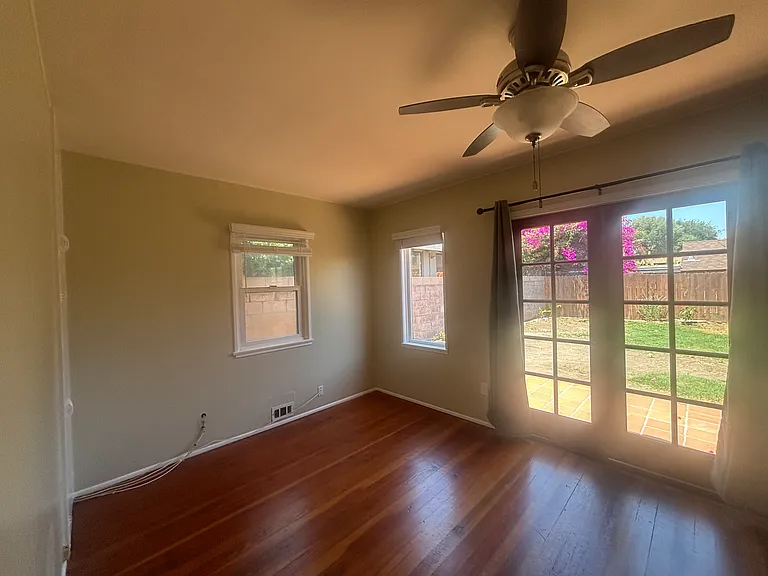 1008 W Micheltorena St #A — Photo 9