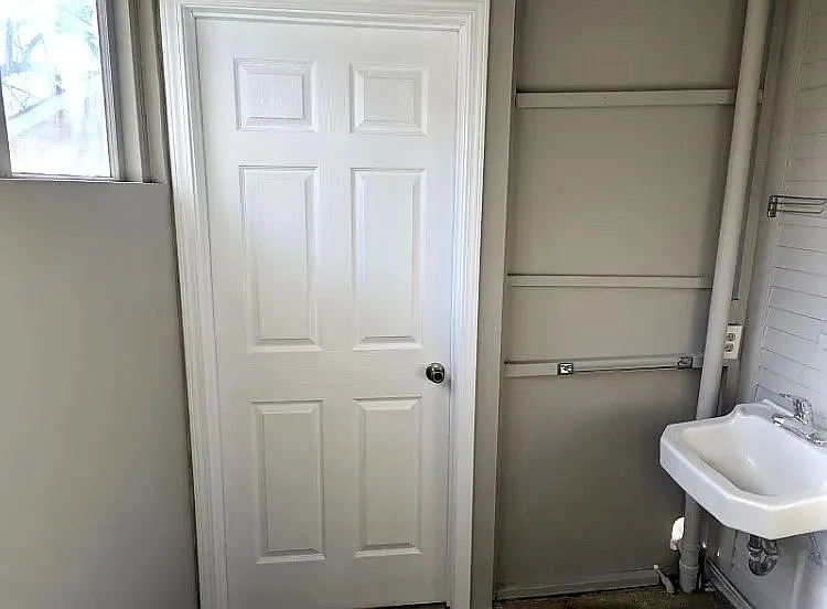 515 S Vine St — Photo 30