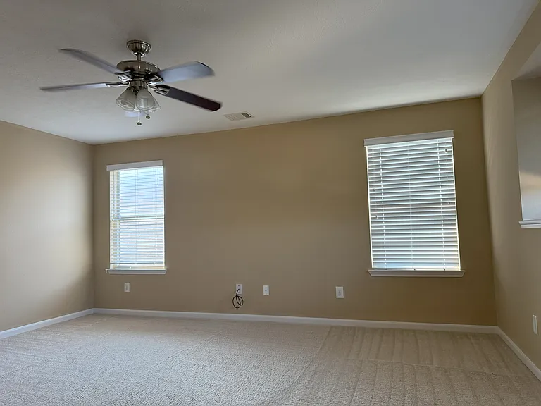 2914 Acorn Oaks Dr — Photo 4