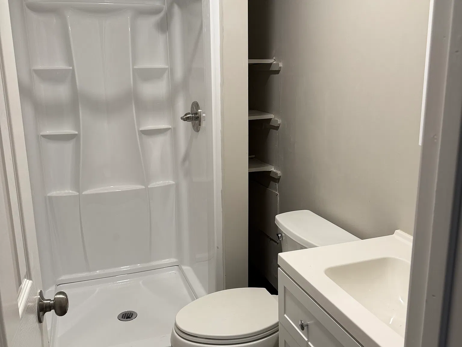 2 bed, 900 sqft, $1,050 — Photo 2