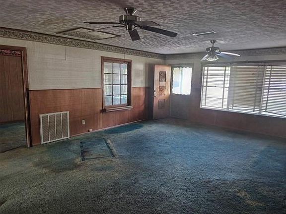 5th image of 404 Svoboda St