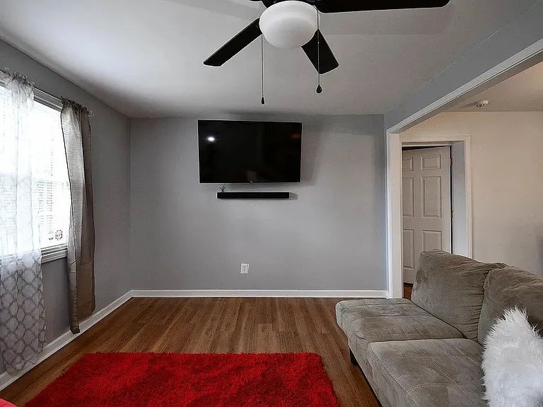 4 Blossom Dr — Photo 2