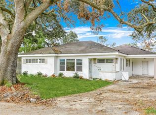 715 Clayton Dr, Norco, LA 70079