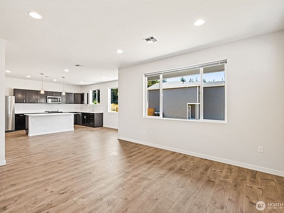 2nd image of 3604 Creekside Drive