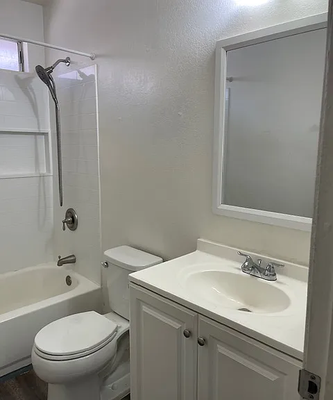 6516 Mohawk St #C — Photo 7