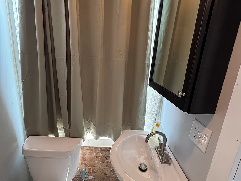 219 N Main St #D — Photo 12