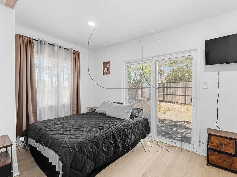 434 Highland Ave — Photo 16