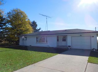 17811 1st St, Union Grove, WI 53182