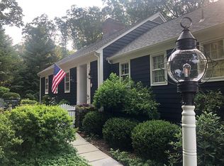 61 Fellswood Dr, Essex Fells, NJ 07021