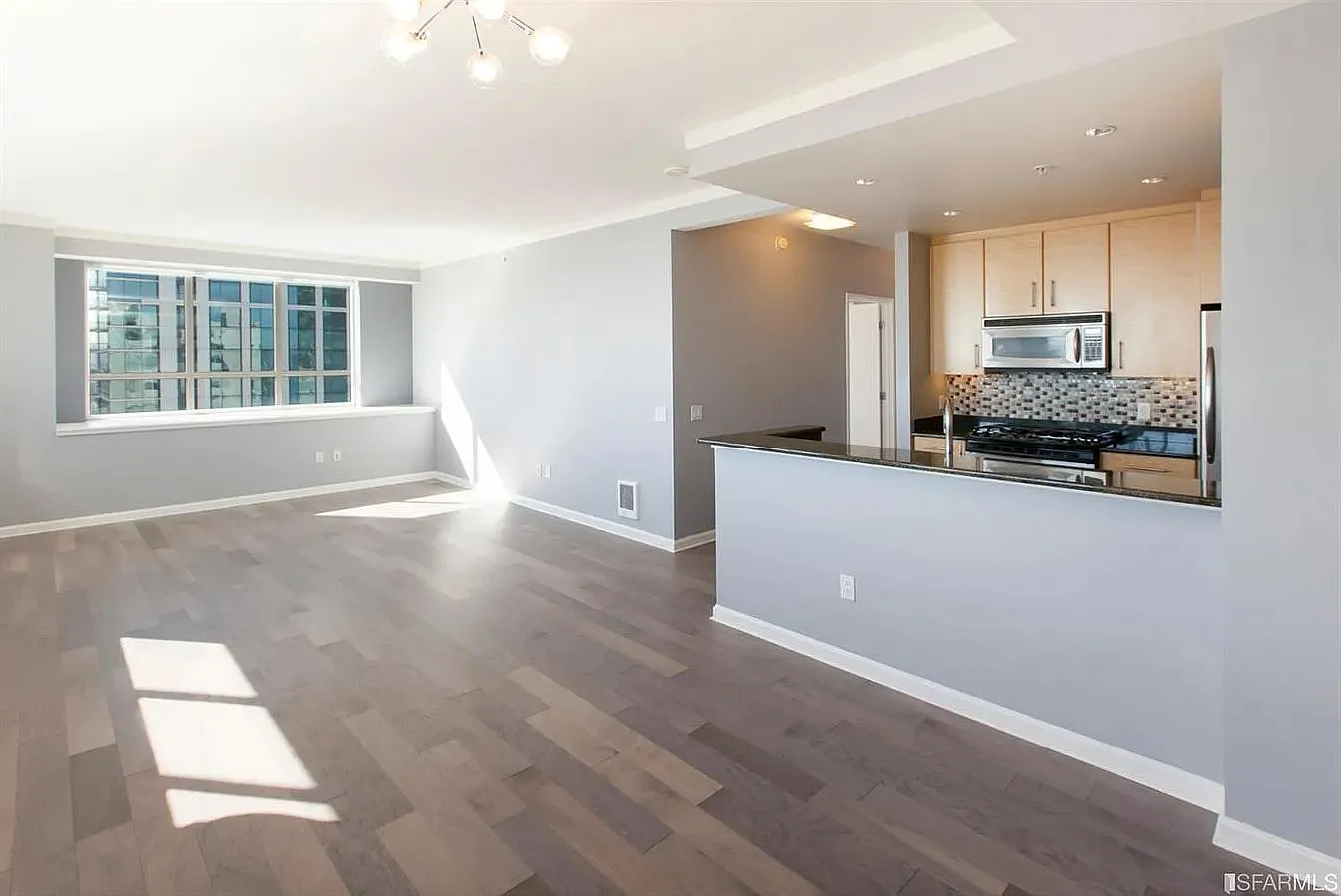 2 bed, 1.5 bath, 1215 sqft, $6,595 — Photo 2