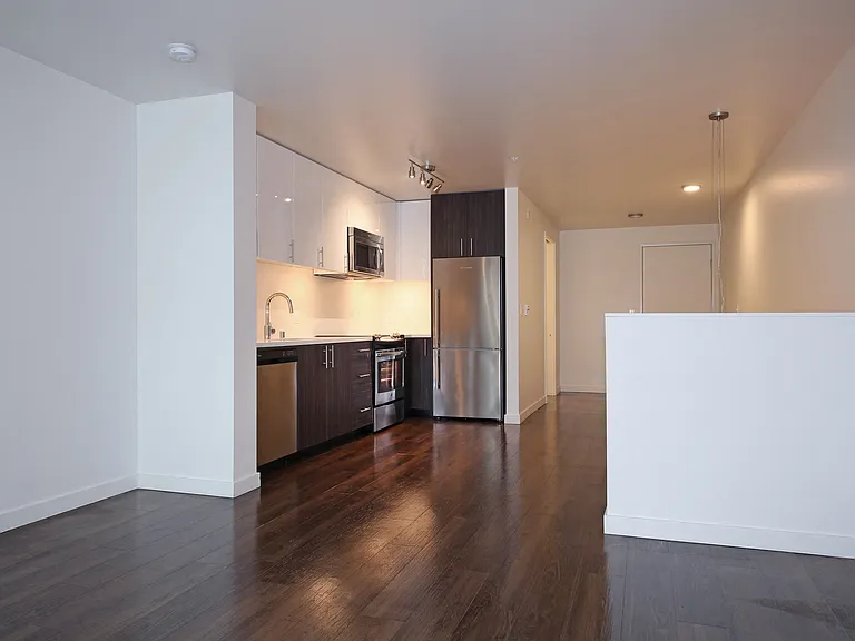 Rooster Apartments — Photo 42