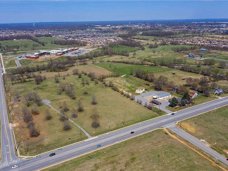 2nd image of SW Regional Airport Blvd