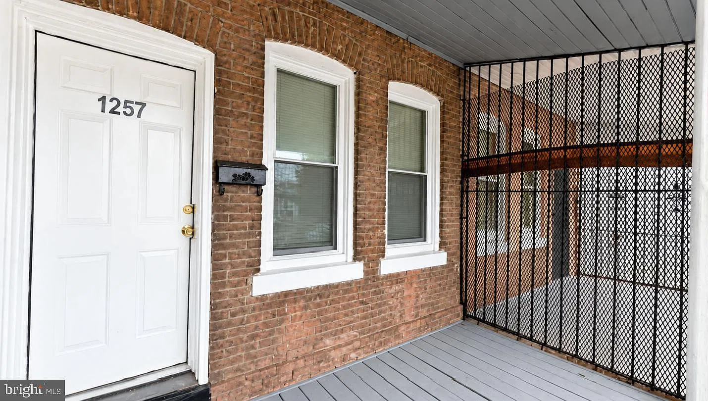 2 bed, 1.0 bath, 730 sqft, $1,950 — Photo 3