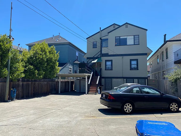1519 Broadway — Photo 14