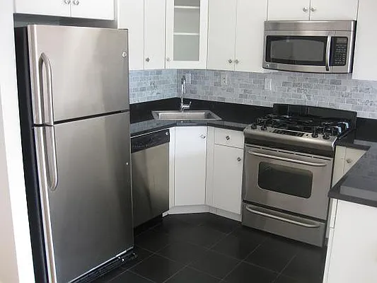 Rented by Green Home NY Realty LLC | media 33