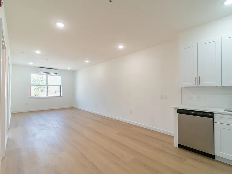 52 Wheeler Ave — Photo 21