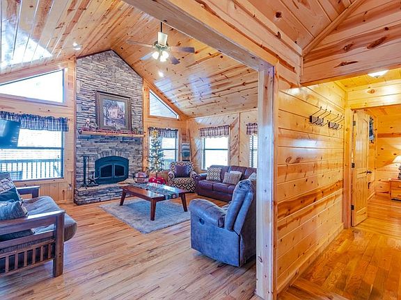 3rd image of 66 Neeson Wood Cir