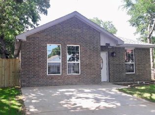 615 E Willingham St, Cleburne, TX 76031