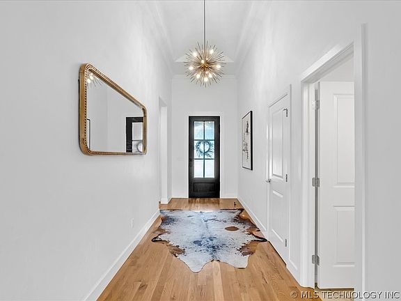 4th image of 2224 W Decatur St