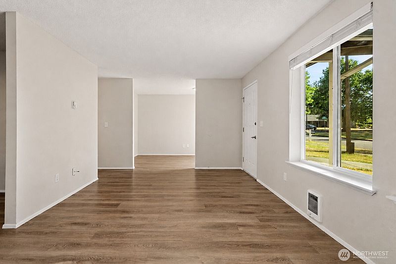 3rd image of 3905 N Highland Street